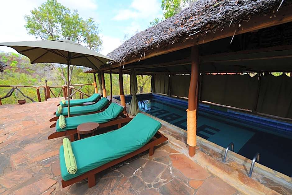 Sable Mountain Lodge, A Tent with a View Safaris