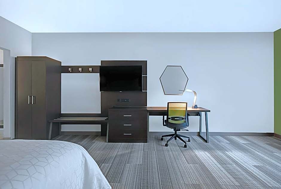Holiday Inn Express Milwaukee Downtown By IHG