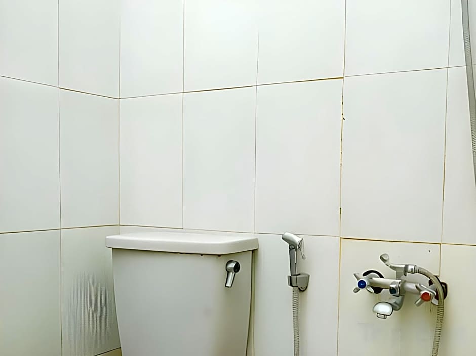 RedDoorz Plus near Museum Angkut Batu 4