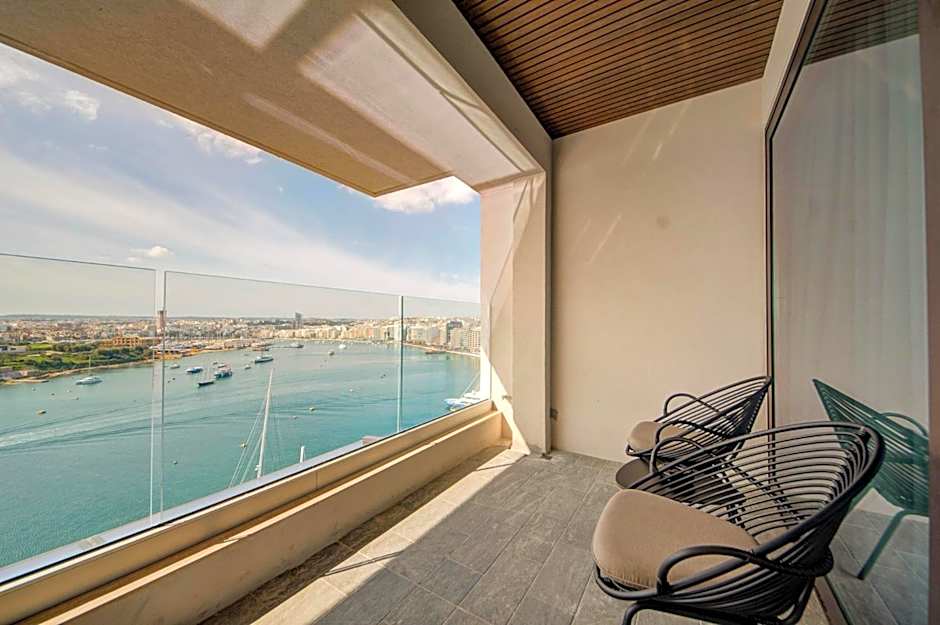 Land's End, Boutique Hotel