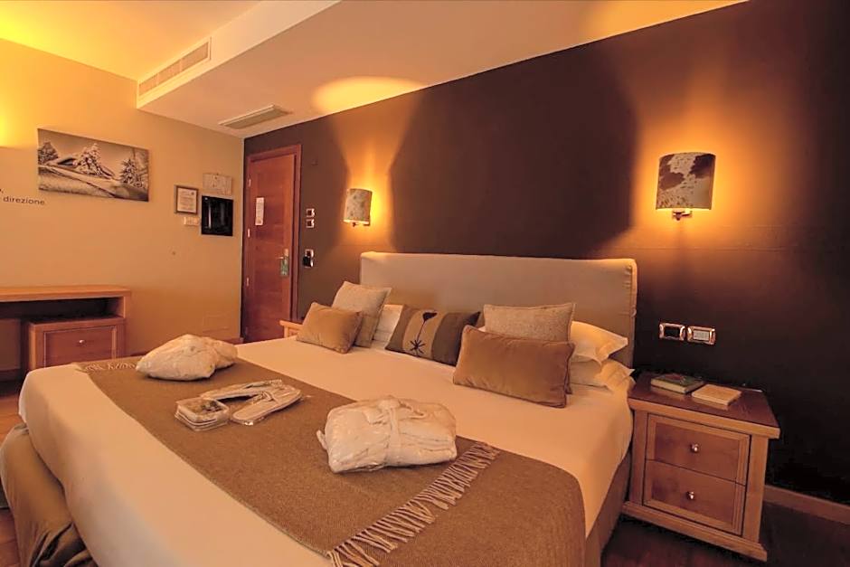 Paradise Hotel & Wellness