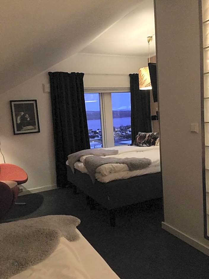 Breidablikk Guesthouse