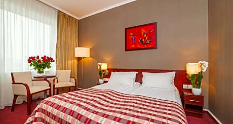 Queen Suite
