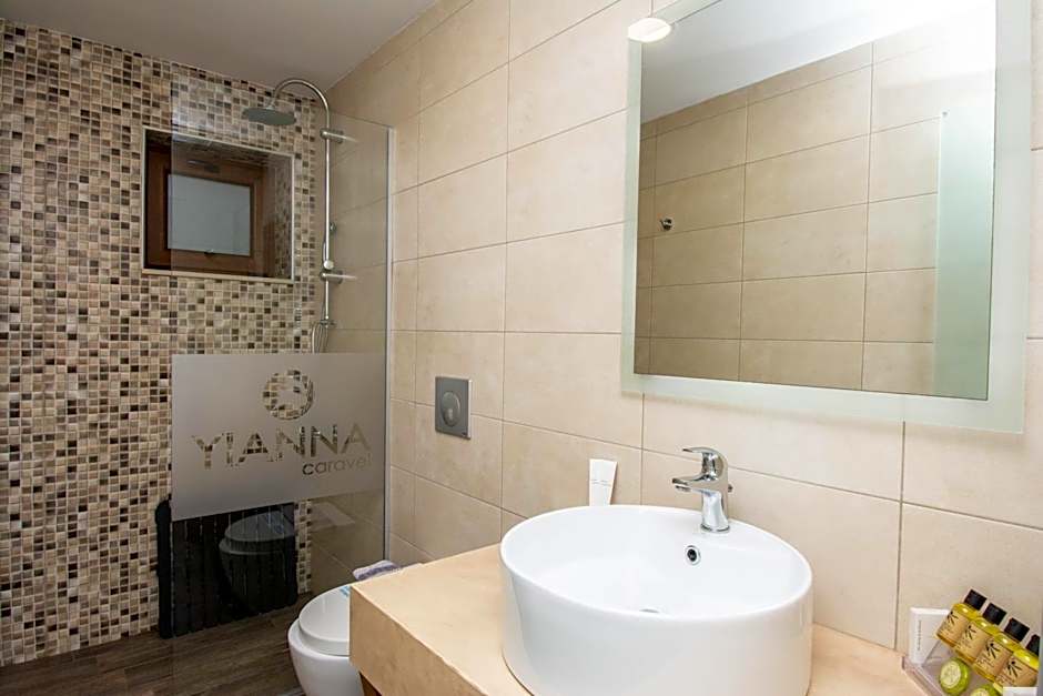 Yianna Caravel "by Checkin"