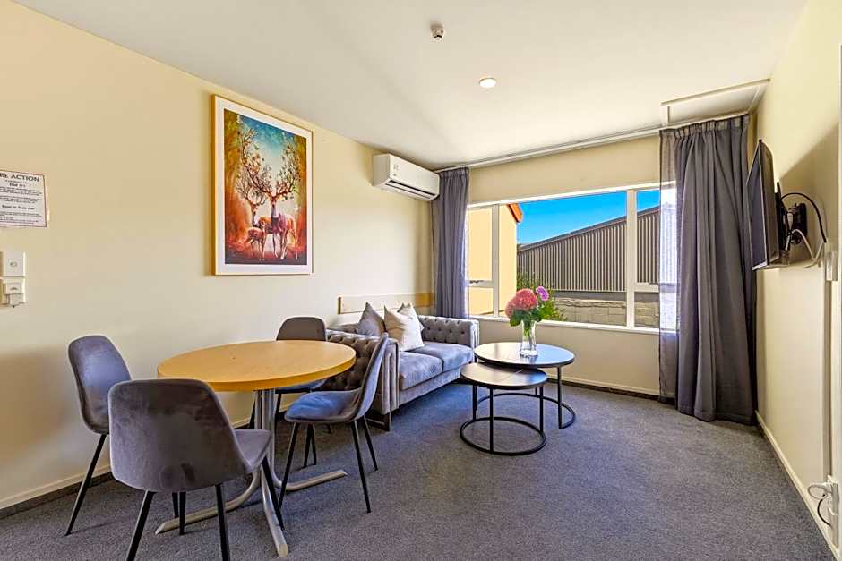 Daffodil Apartments