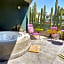 Pug Seal Polanco Anatole France