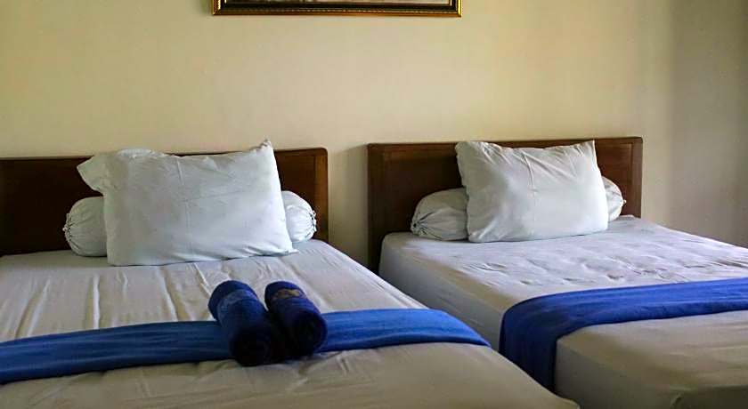 ARRYS (Watukarung Surf Camp)