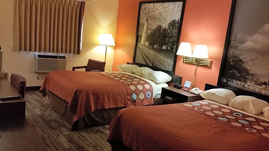 Super 8 by Wyndham Greenville