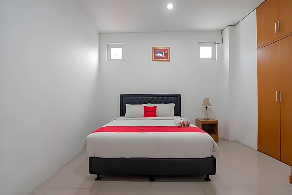 RedDoorz near Exit Toll Moh Toha