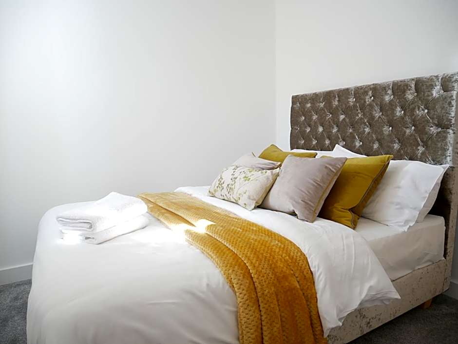 The Courtyard, 4 - Bed, Sleeps 6, Pets Welcome