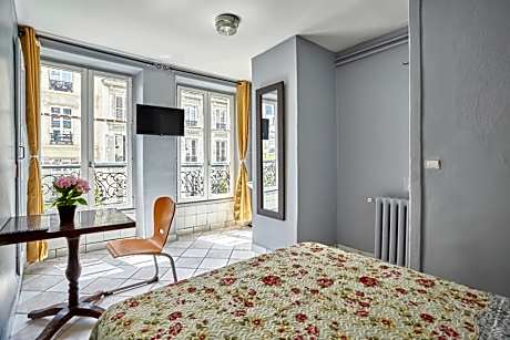 Double Room with Shared Bathroom