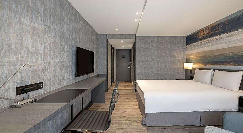 Lakeshore Hotel Metropolis