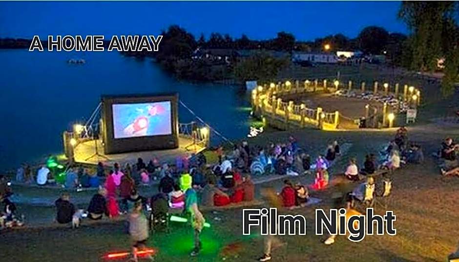 A HOME AWAY HOT TUB RETREAT AT Tattershall lakes country park