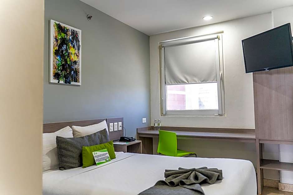 SR Hotel