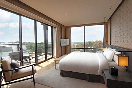 Junior King Suite with Balcony