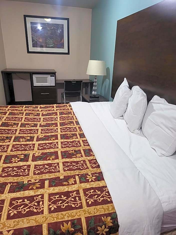 Sterling Inn near IAG Airport