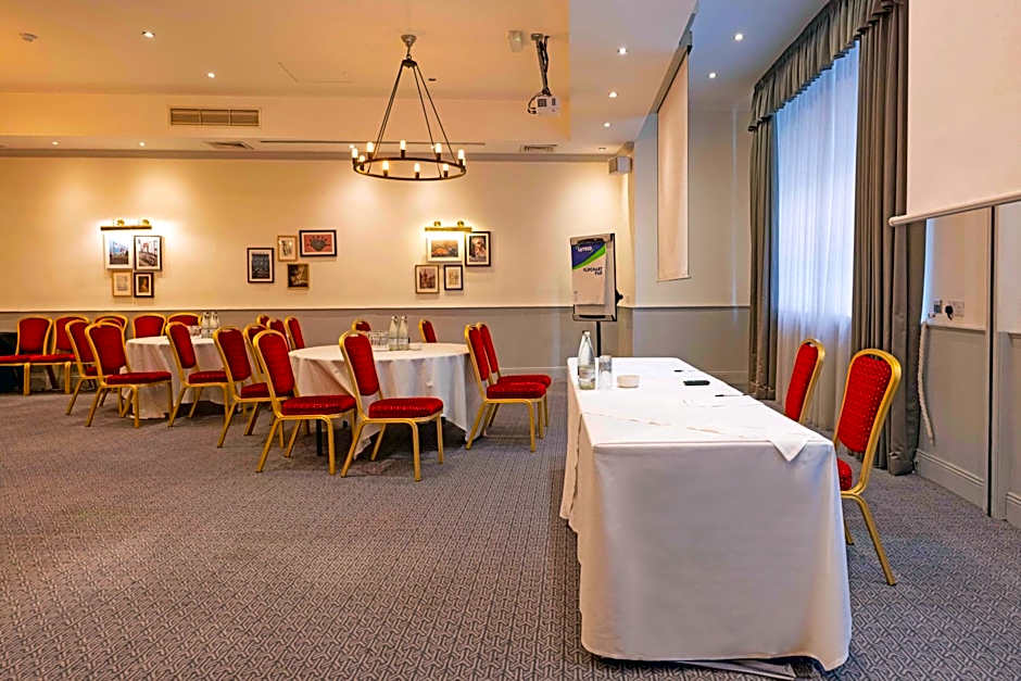 Bristol Grand Hotel By Sunday