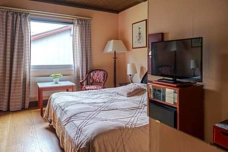 Standard Double or Twin Room with Garden View