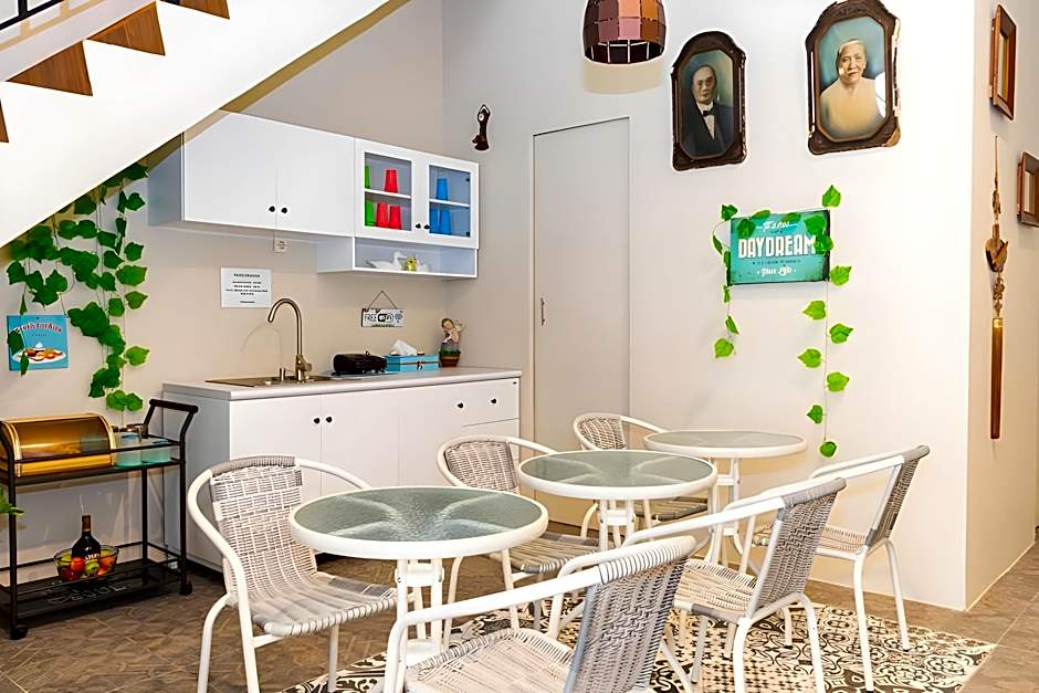 RedDoorz Hostel @ DI Panjaitan Simpang Lima