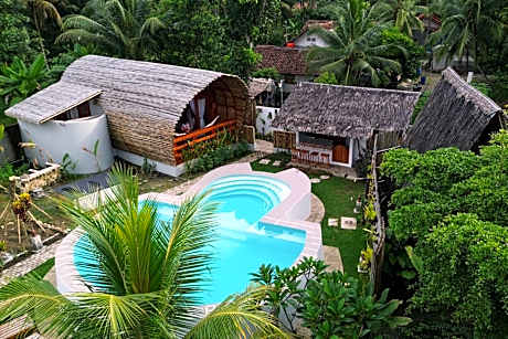 Lagoona Beach Bungalows - Eco Bungalows Batukaras