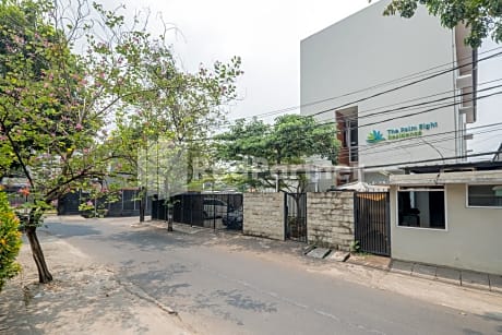 Palm Eight Mitra RedDoorz