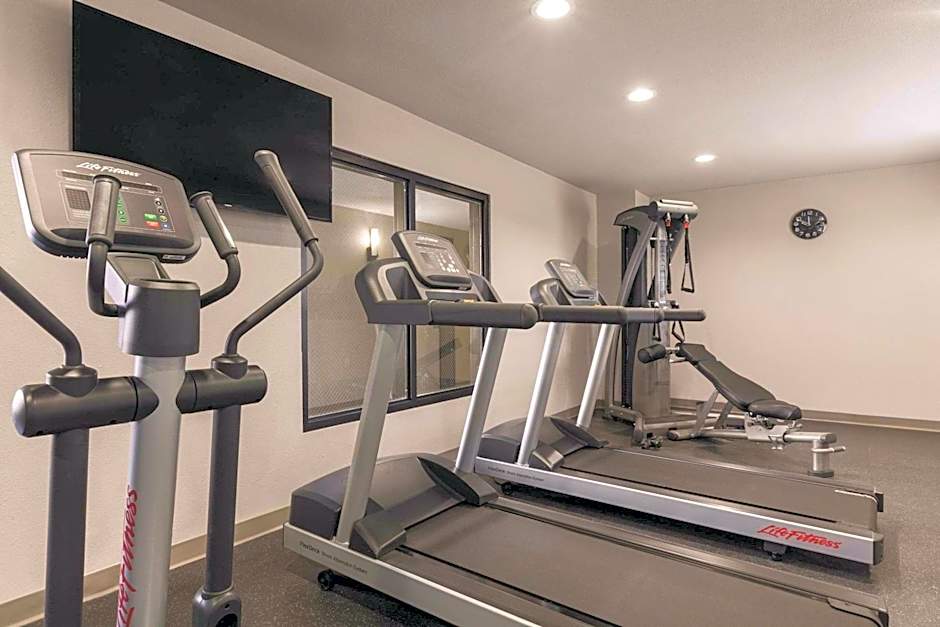 Country Inn & Suites by Radisson, Bakersfield, CA