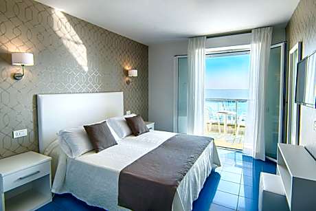 Superior Double or Twin Room with Sea View
