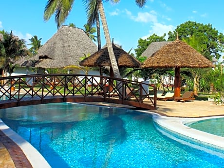 Uroa Bay Beach Resort