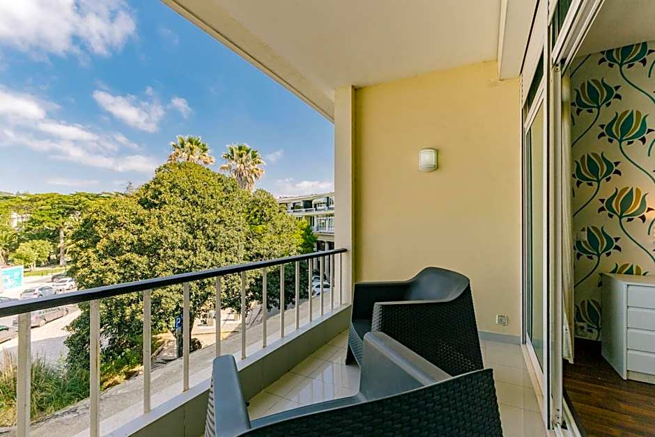 Rent4Rest Estoril Beachfront Apartments