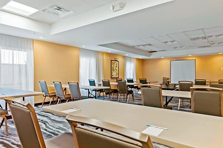 Fairfield Inn & Suites by Marriott St Petersburg North