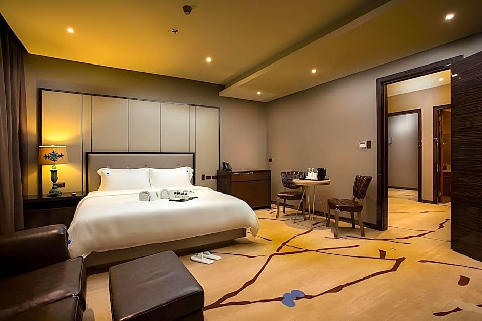 Lotus Blu Hotel