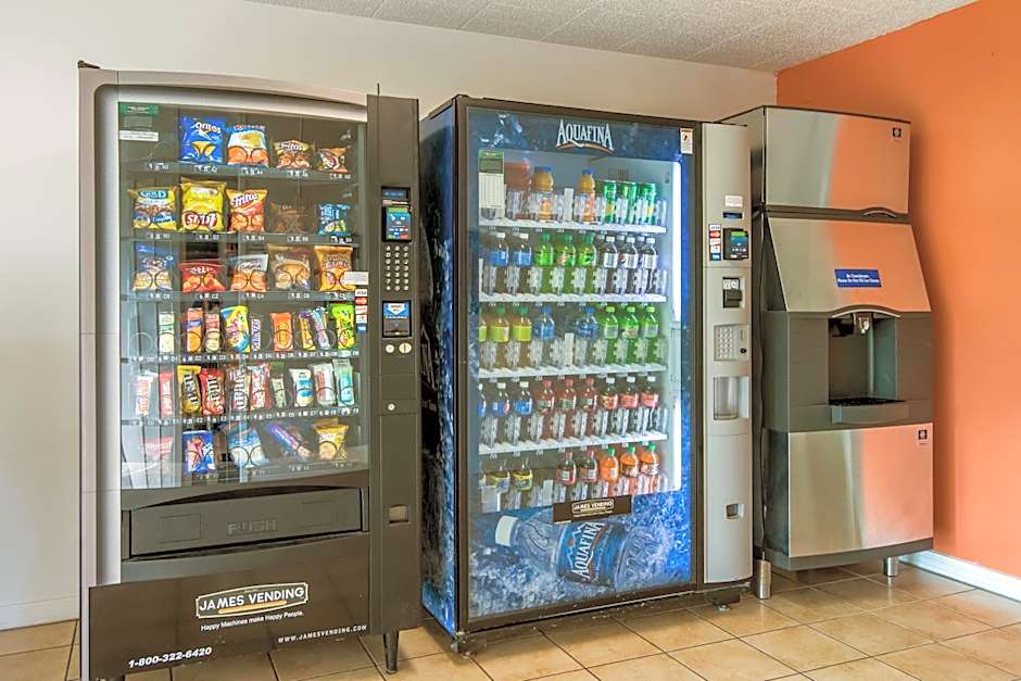 Motel 6-New Stanton, PA