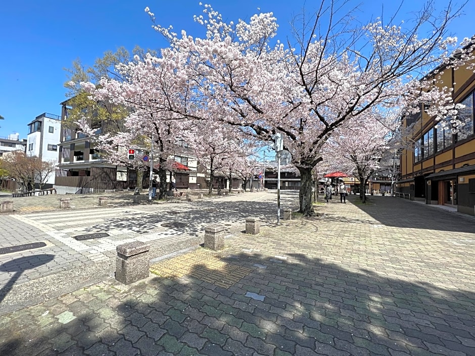 Rinn Gion Shirakawa
