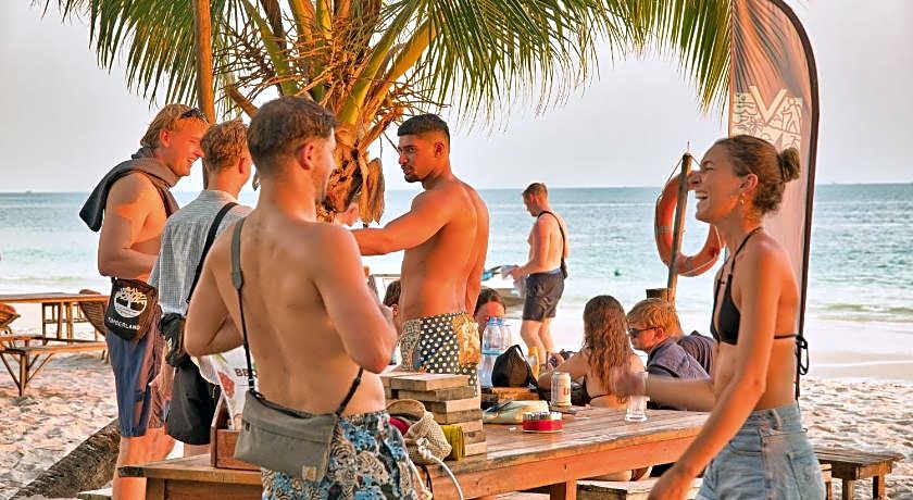 Mad Monkey  Koh Rong 