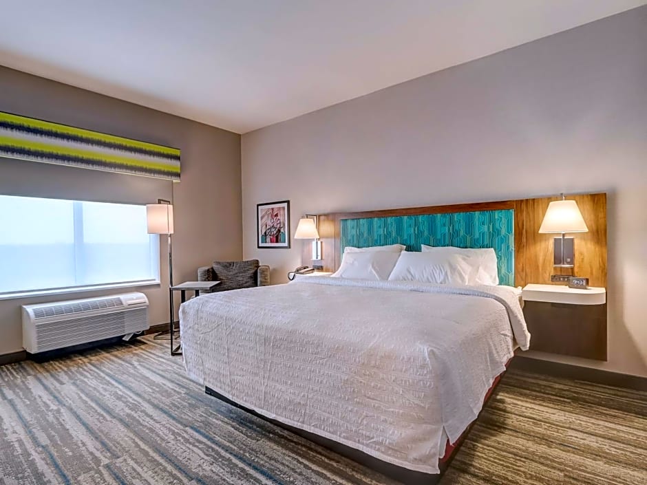 Hampton Inn & Suites Cincinnati Midtown Rookwood