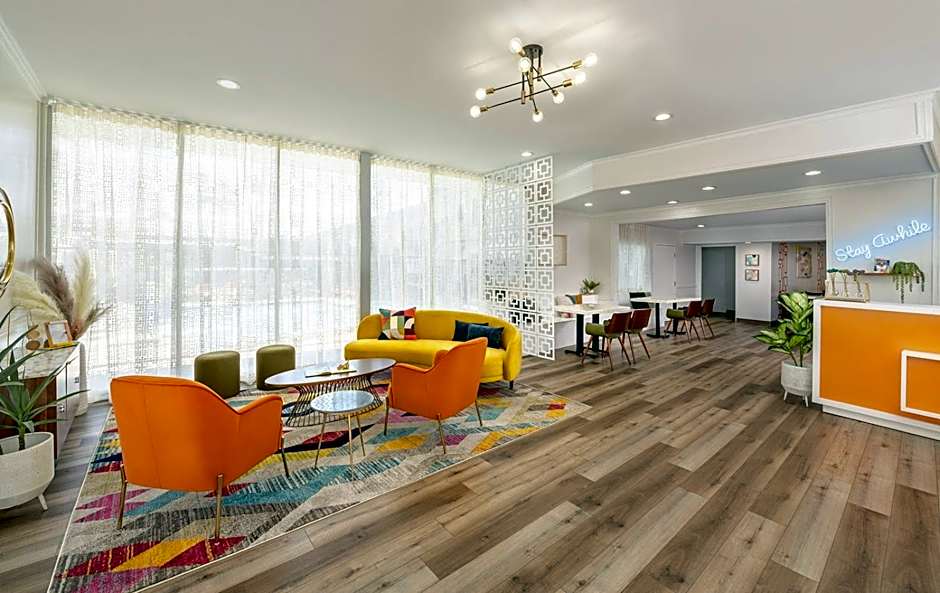 The Sojourn Los Angeles - Sherman Oaks