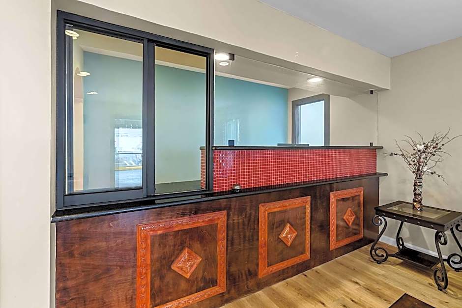 Rodeway Inn & Suites