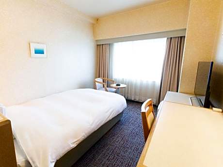 Small Double Room - Smoking