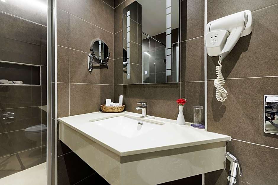 PrideInn Westlands Luxury Boutique Hotel