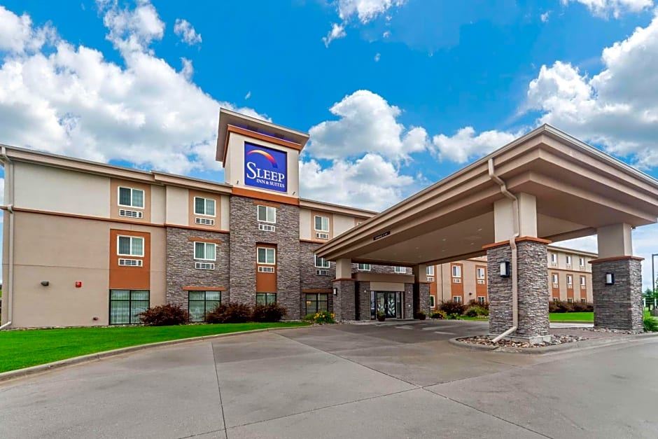 Sleep Inn & Suites Grand Forks Near Alerus Center