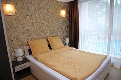 Deluxe Two-Bedroom Apartment