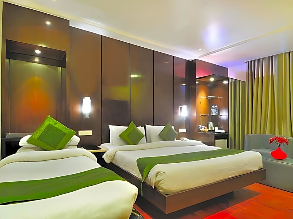 Aura Hotel