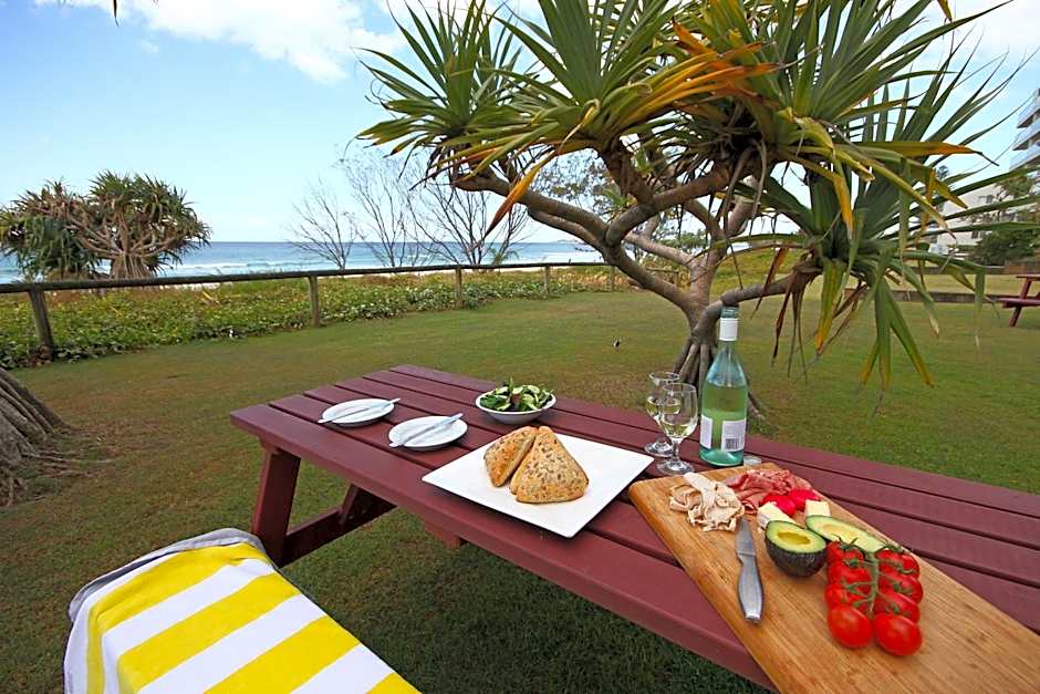 San Simeon Beachfront Apartments Tugun