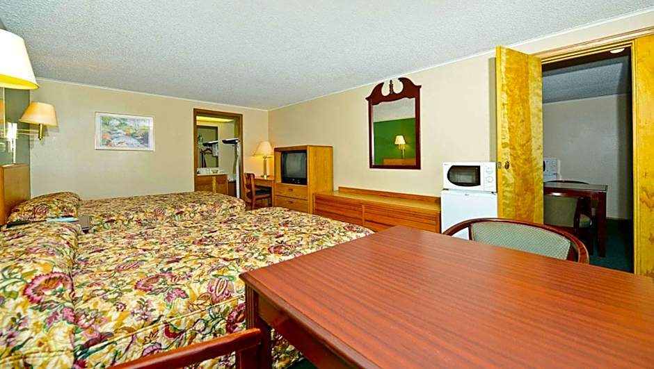 Photo 1 of 5 of 2 Double Beds, Smoking