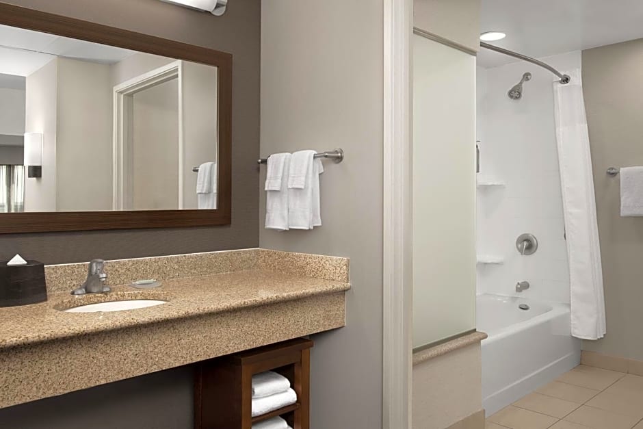 Courtyard by Marriott Syracuse Downtown at Armory Square
