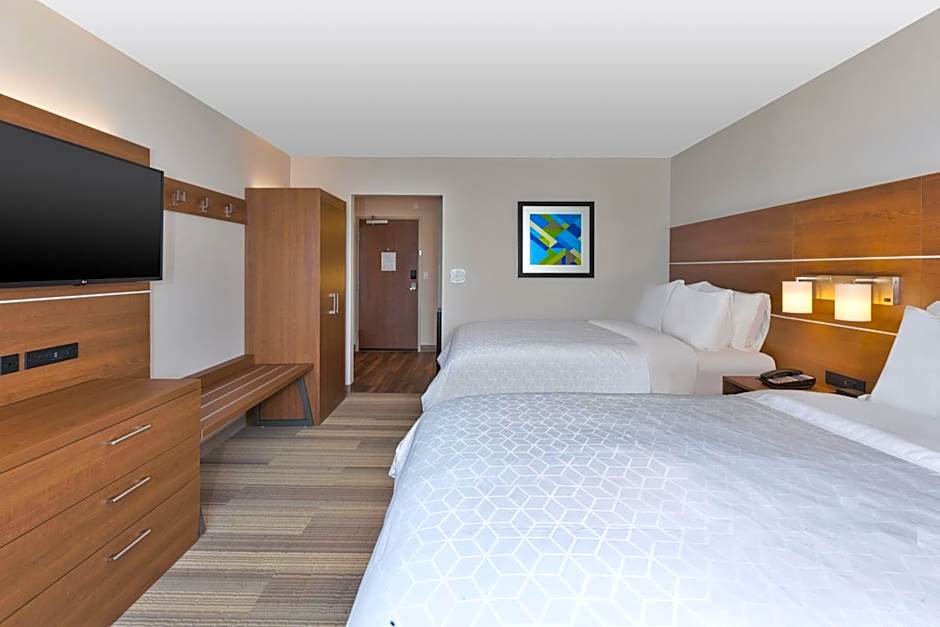 Holiday Inn Express and Suites Eau Claire West I-94 By IHG