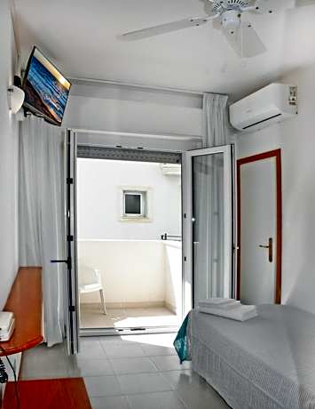 Single Room with Balcony and Shower Cabin