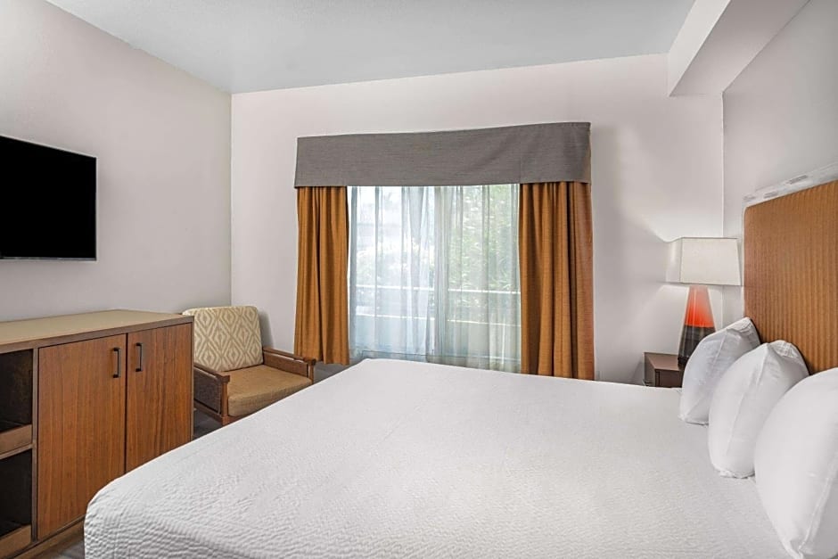 Ramada Limited Bakersfield North