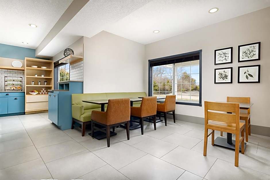 Country Inn & Suites by Radisson, Springfield, OH