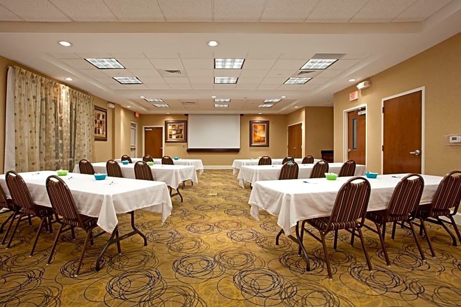 Holiday Inn Express Pembroke By IHG